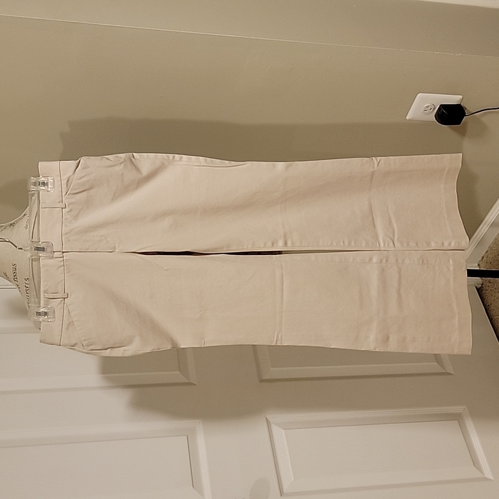 Gap women's khaki wide leg pants Size 6